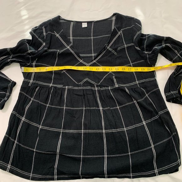 Old Navy Women´s Top Blouse, Size L - Picture 9 of 12